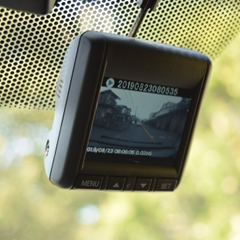 カー用品取り付け